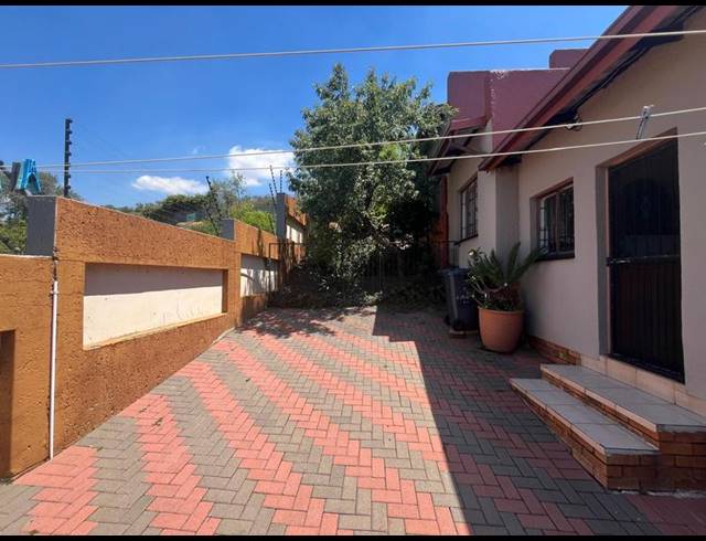 3 BEDROOM HOUSE FOR SALE IN WINCHESTER HILLS EXT 3